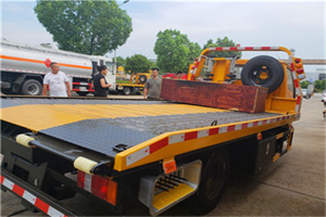 嘉黎附近拖车电话号码服务